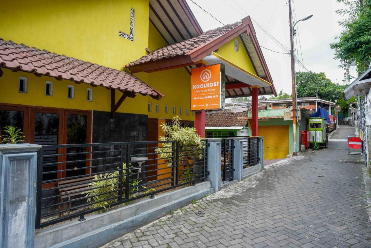 بيت شباب Koolkost Syariah Near Malioboro Area يوغياكارتا المظهر الخارجي الصورة