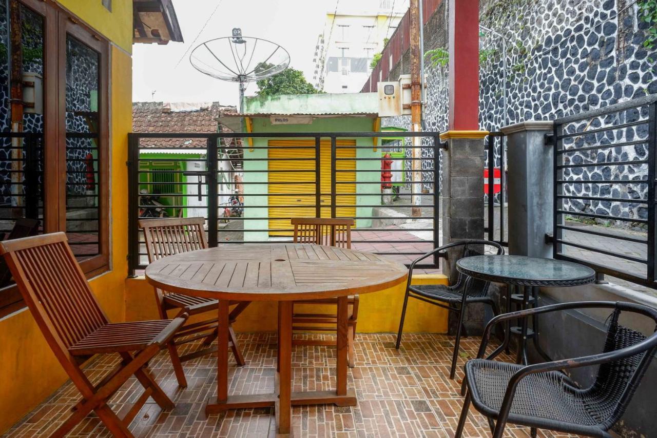 بيت شباب Koolkost Syariah Near Malioboro Area يوغياكارتا المظهر الخارجي الصورة
