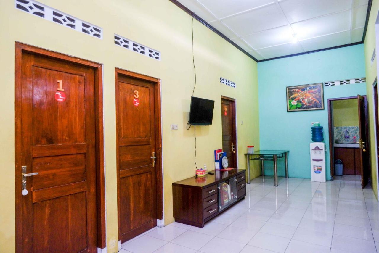 بيت شباب Koolkost Syariah Near Malioboro Area يوغياكارتا المظهر الخارجي الصورة