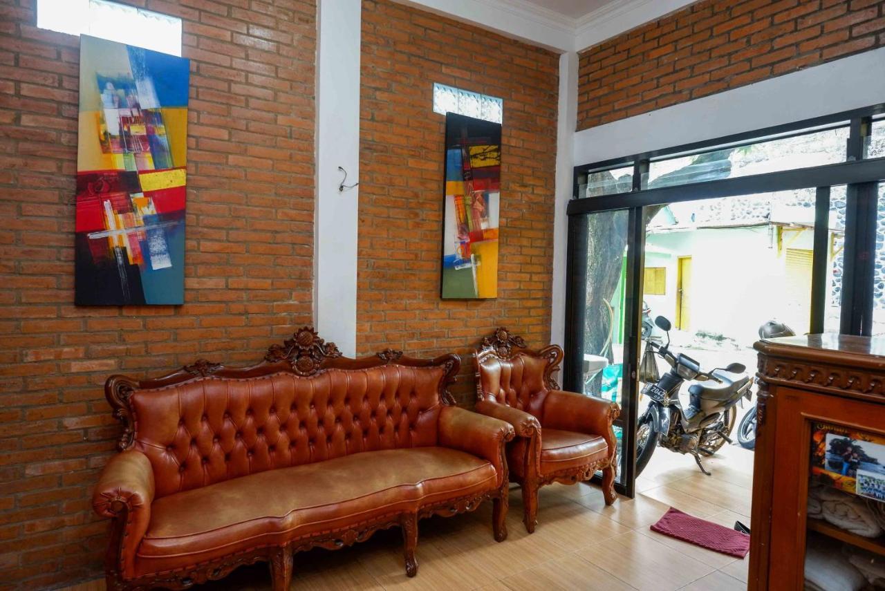 بيت شباب Koolkost Syariah Near Malioboro Area يوغياكارتا المظهر الخارجي الصورة