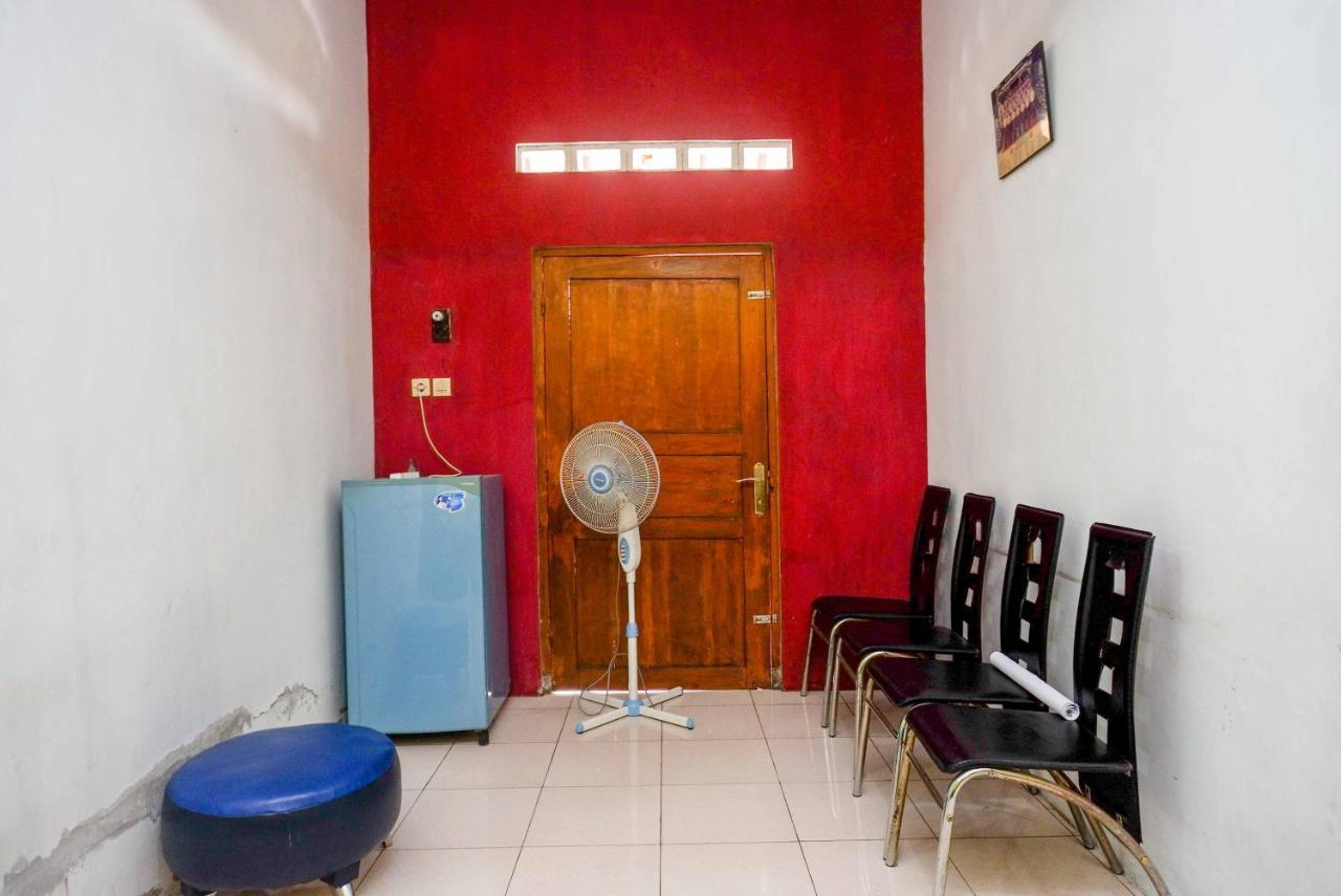 بيت شباب Koolkost Syariah Near Malioboro Area يوغياكارتا المظهر الخارجي الصورة